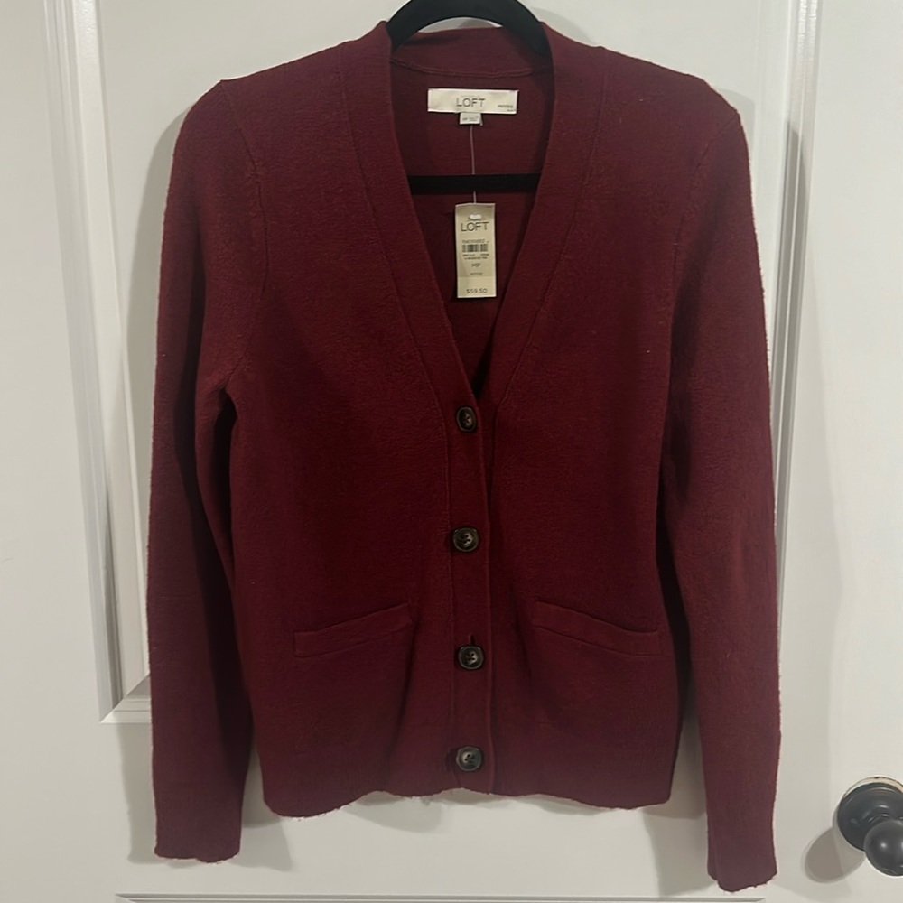 ANN TAYLOR LOFT 4 button cardigan with pockets. BNWT!!!